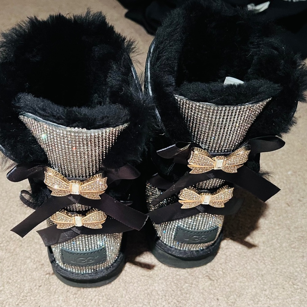 Ugh boots size  7